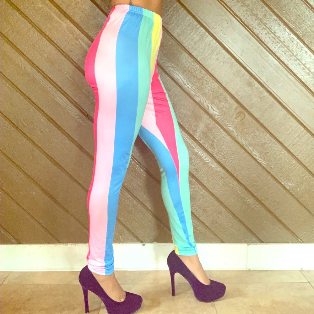 Candy Stripe Leggings! NWOT ✨🍭✨😍✨🍬✨
